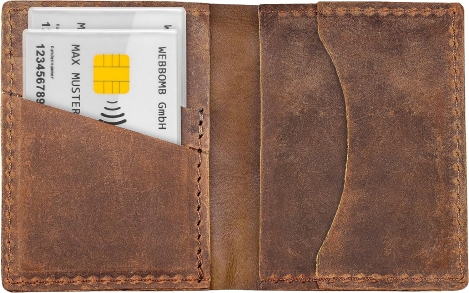 Preview: Robuste Kunststoffhüllen - Stilvolle und langlebige Kartenverwaltung