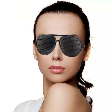 Loch Brille Rasterbrille Augentrainer Modell P