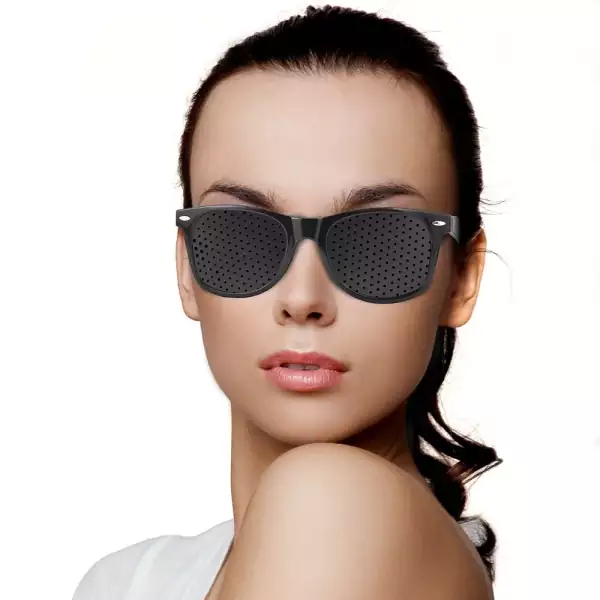 Loch Brille Rasterbrille Augentrainer Modell R
